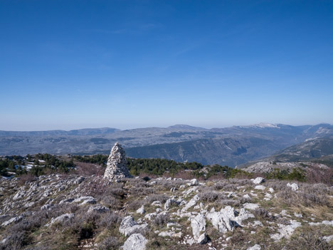 Cairn du versant Ouest de la Montagne du Cheiron