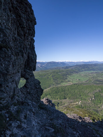 La fenêtre du Pech de Bugarach