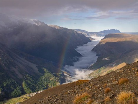 Arc-en-ciel et mer de nuage sur la Romanche