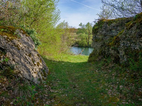 Accès à l'étang de la Tuille et à l'ancien Moulin des Gabilles