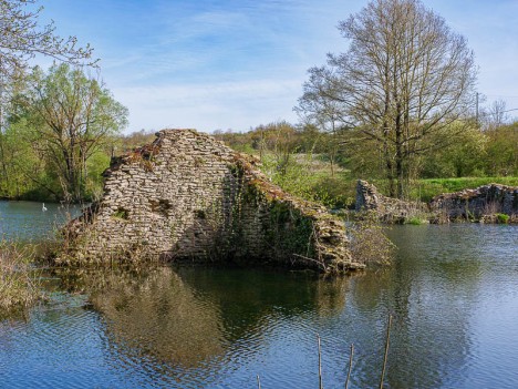 Les ruines du Moulin des Gabilles