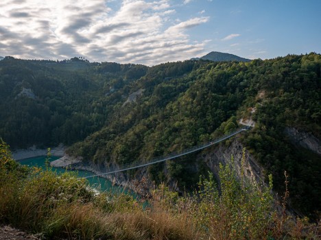 La Passerelle himalayenne sur l'Ebron, sept. 2019