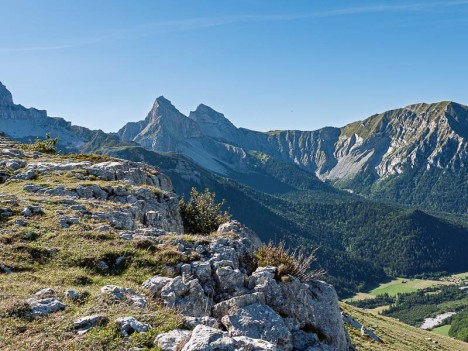 La Tête de Vachères et le Roc de Garnesier