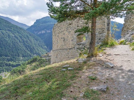 L"entrée du fort Charles-Félix