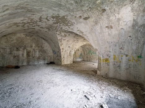 Le magnifiques voutes d'une salle du fort Charles-Félix