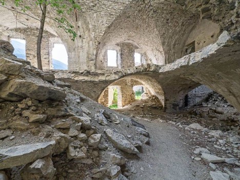 Des voutes effondrées du fort Charles-Félix