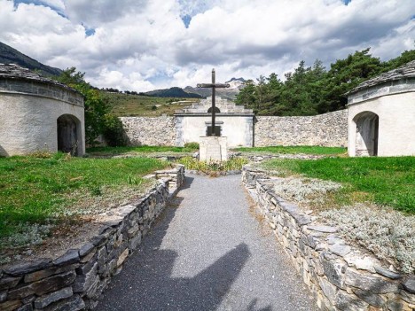 Le cimetière sarde de l'Esseillon
