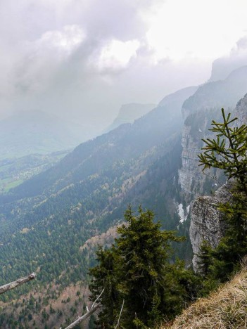Enfilade des falaises Nord du Vercors