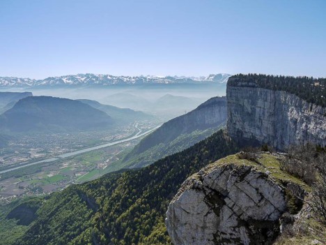 Sous la Buffe, les falaises de la Sure