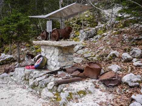 Stèle à la mémoire de l'équipage du Lancaster de la RAF