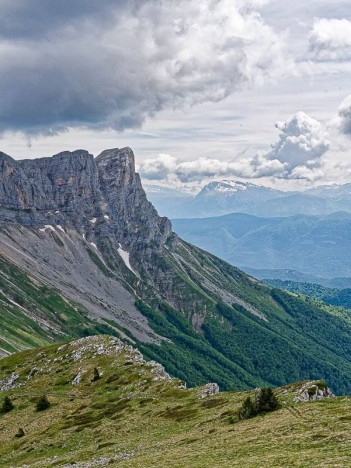 Descente vers le Pas de la Balme