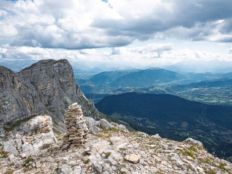 Joli cairn au sommet