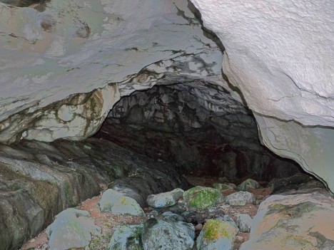 Purgatoire, Grotte de la Combe Morta