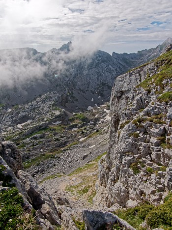 À-pic de la crête des Rochers des Jaux