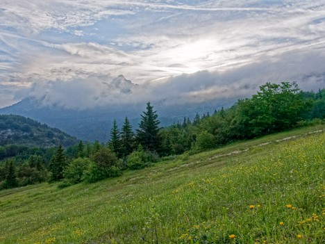 Lever de soleil sur le Roc Cornafion