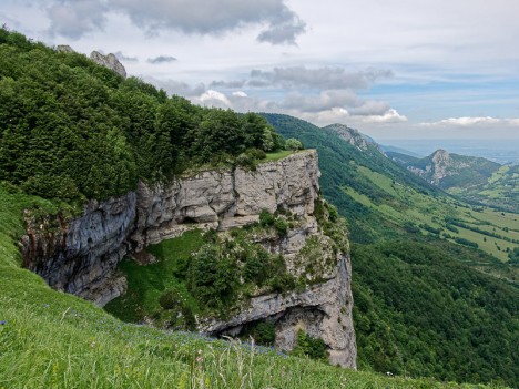 Rochers et terrasse du Saut de la Truite