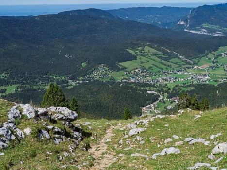 En descendant : Corrençon-en-Vercors