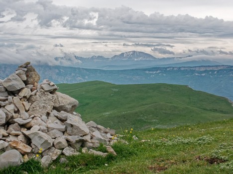 Le Grand Veymont derrière la crête Gagère - Saint-Genix