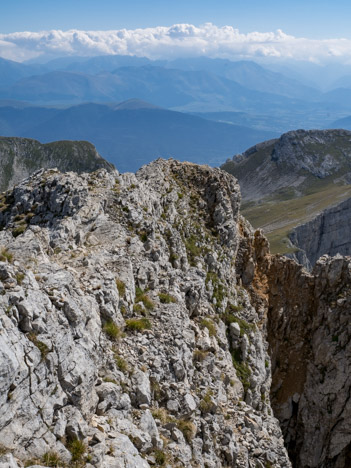 Arête exposée sous le sommet