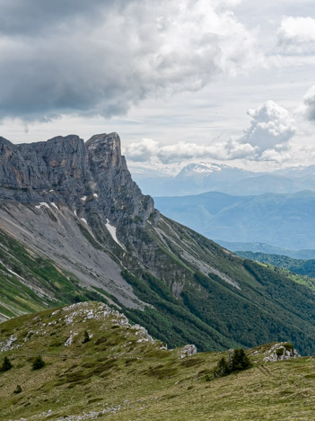 Descente vers le Pas de la Balme