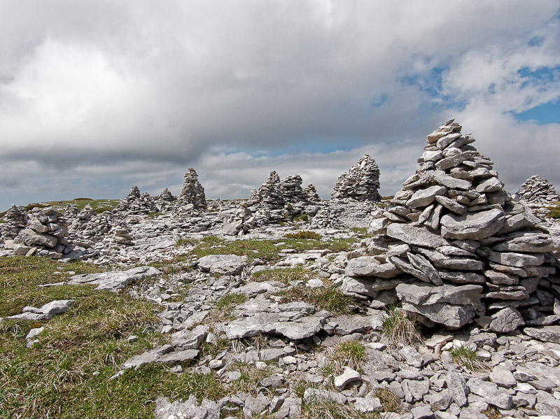 https://www.sentier-nature.com/montagne/public/post/vercors/vercors-paturage-font-urle-reunion-cairns.jpg